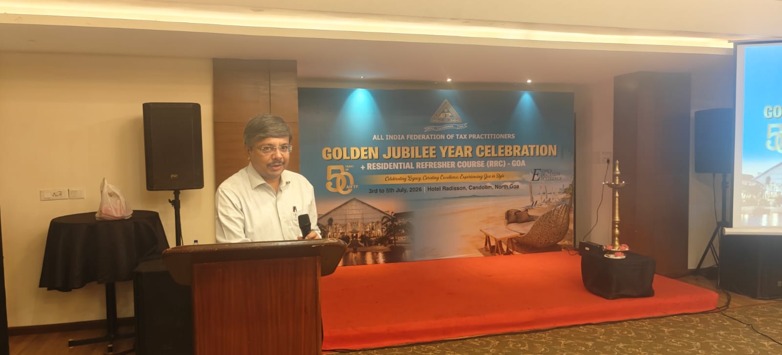Shri Vivek Agarwal addressing the gathering.